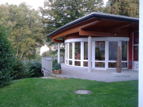 ...ein sehr schöner Seminarraum mit viel Licht und zauberhaftem Rundum-Blick 